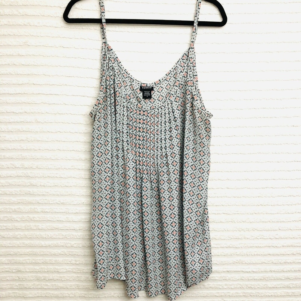Torrid Size 4 Medallion Floral Tank Blouse